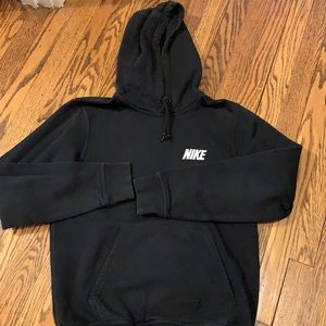 Men’s black Nike hoodie sweatshirt!